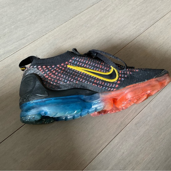 Nike vapor max kid shoes size 3.5 Y. - Picture 9 of 10